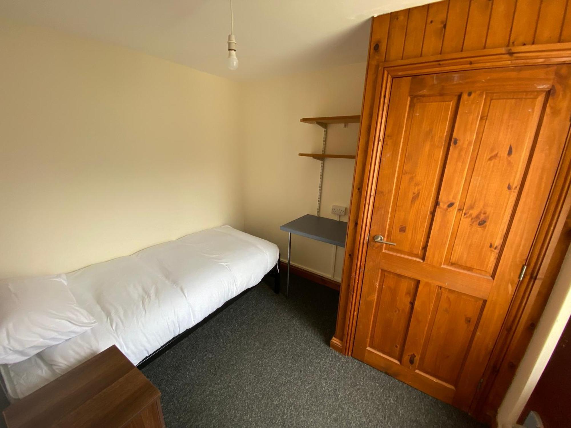 Room In A Shared House Bangor  Buitenkant foto